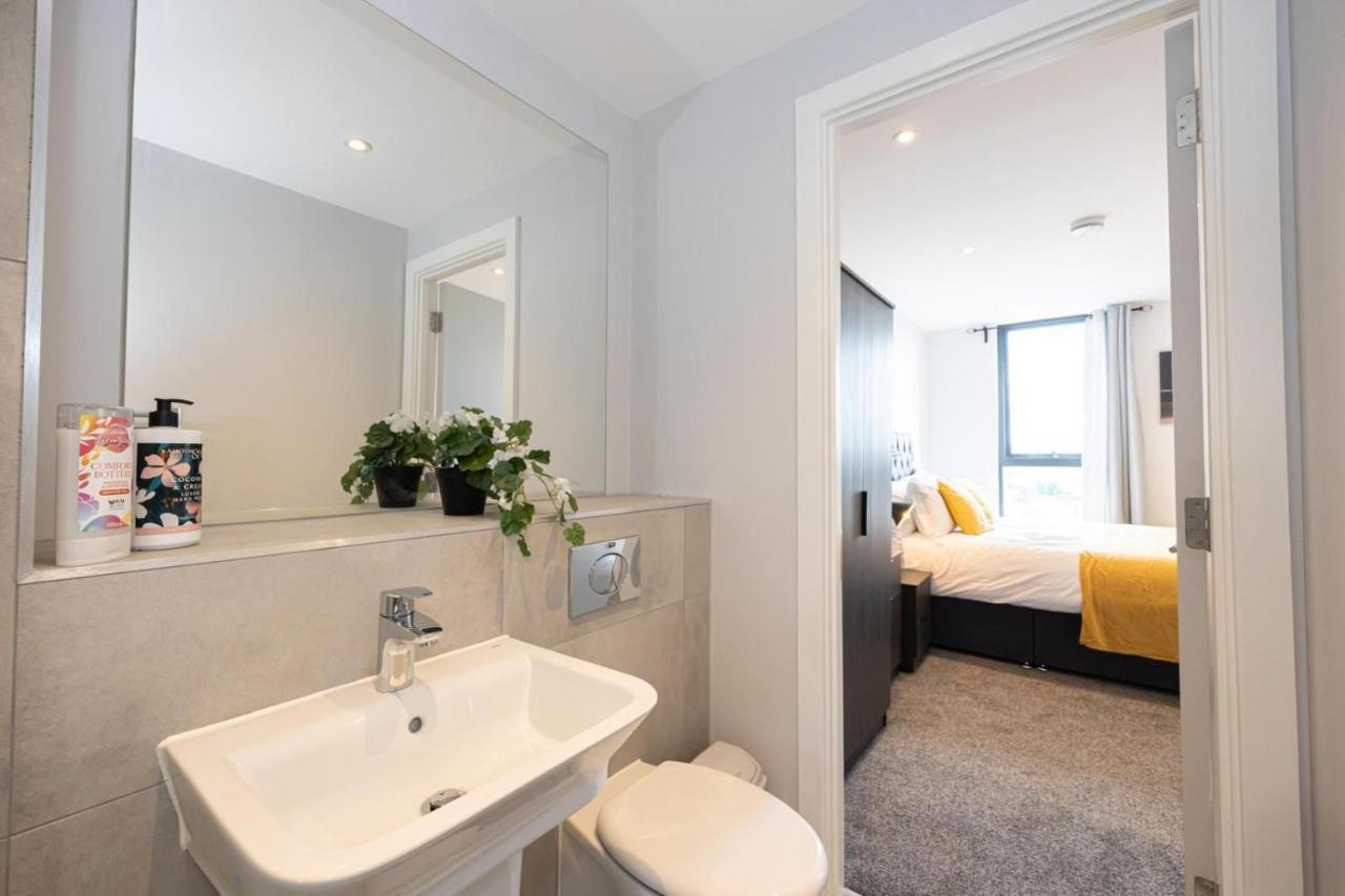 Contemporary 3 Bedrooms Apartment Manchester City Exterior foto