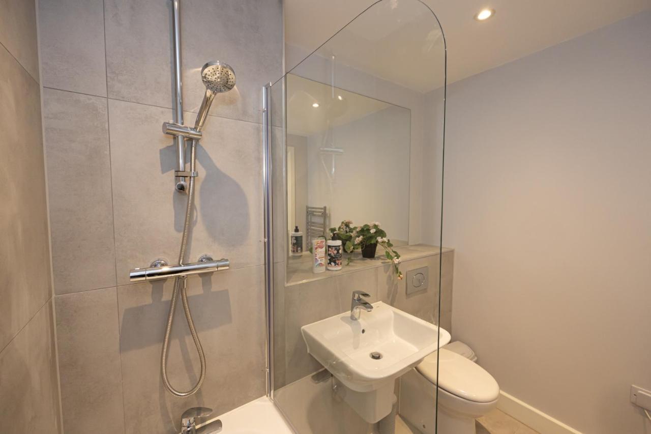 Contemporary 3 Bedrooms Apartment Manchester City Exterior foto